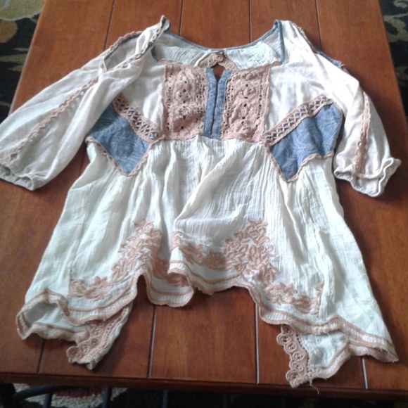 gimmicks by BKE Tops - Multi fabric and pattern top